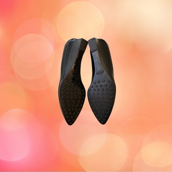 TOD’s Black Low Wedge Shoe EUC (38.5 Italian Sizing) - Picture 5 of 7